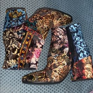 NEW Kenneth Cole patterned velvet booties size 37